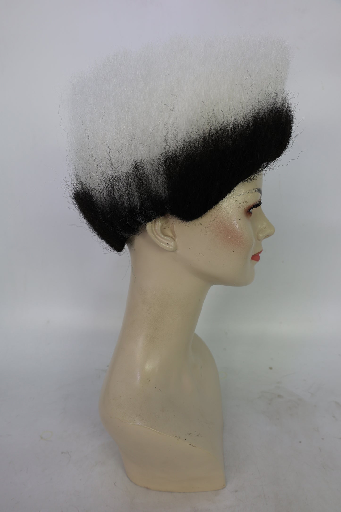 HPO Women’s Pop Diva Inspired Wig | Short Straight White Wig with Black Mixed Highlights | Synthetic Hairpiece with Adjustable Cap for  Cosplay & Stage