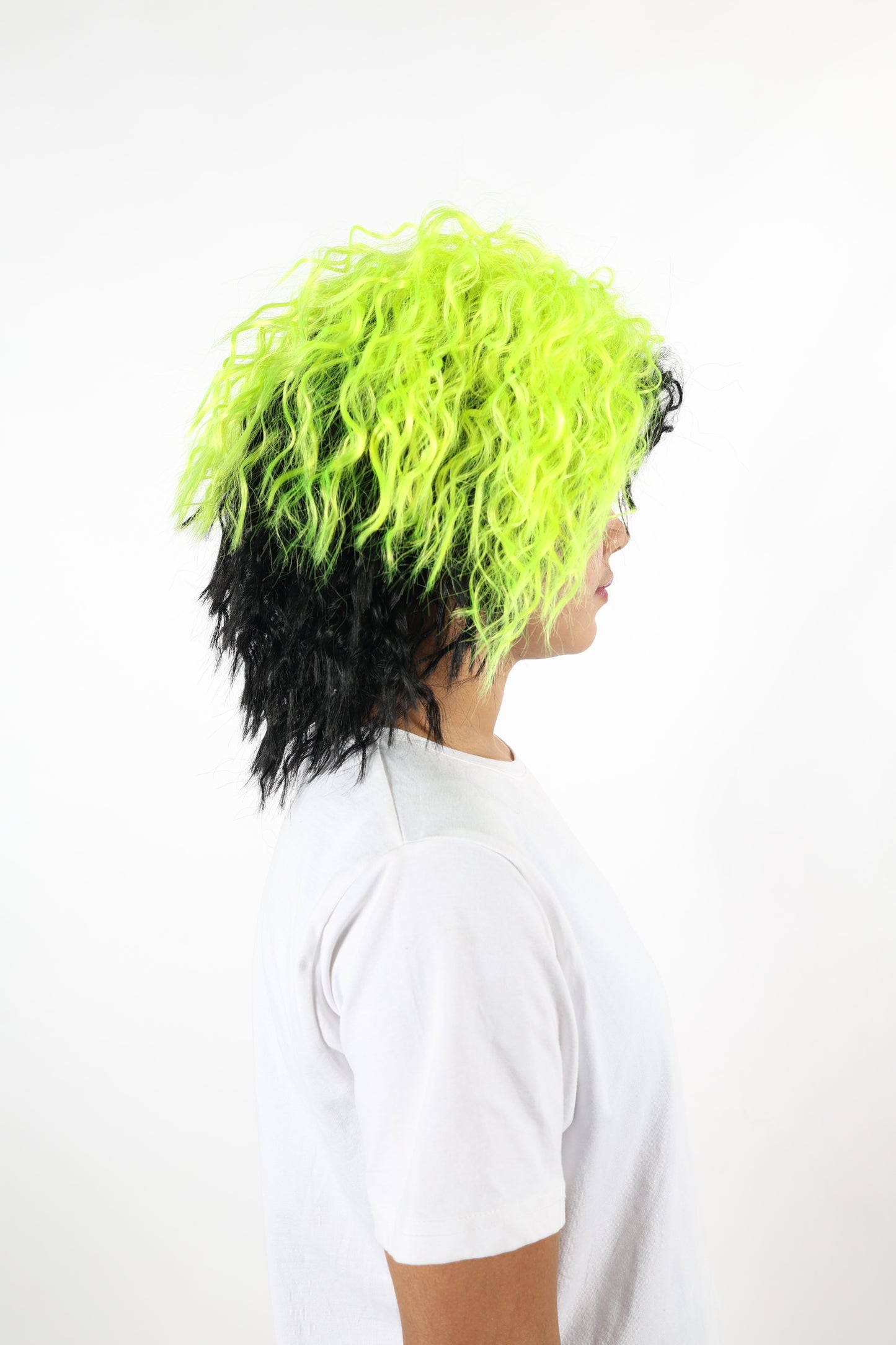 HPO Women’s Wavy Black & Light Green Mixed Chic Wig | Synthetic Long Hair Wig with Heat-Resistant Fibers | Wigs for Halloween, Festivals & Parties