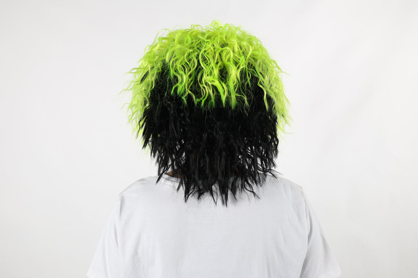 HPO Women’s Wavy Black & Light Green Mixed Chic Wig | Synthetic Long Hair Wig with Heat-Resistant Fibers | Wigs for Halloween, Festivals & Parties